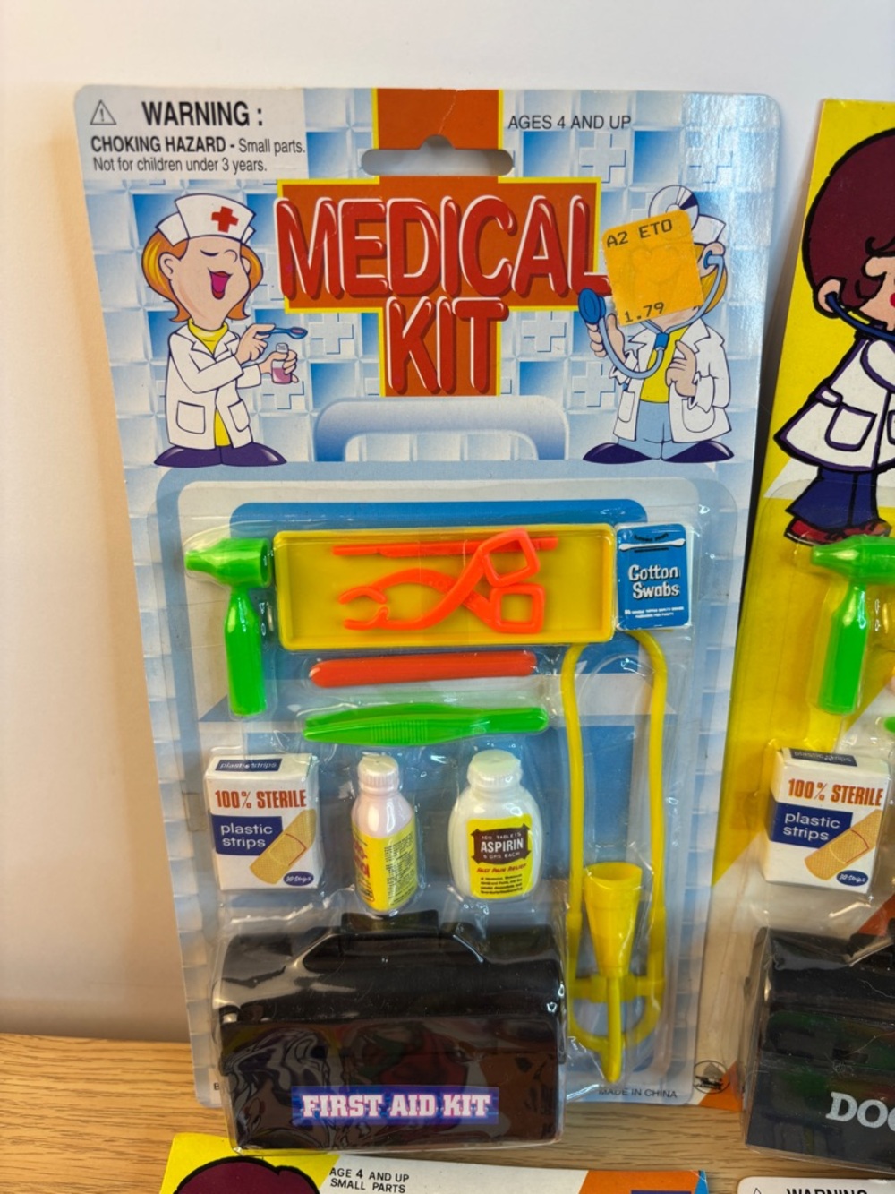 Vintage 1980’s Medical Playsets - Picture 3 of 9